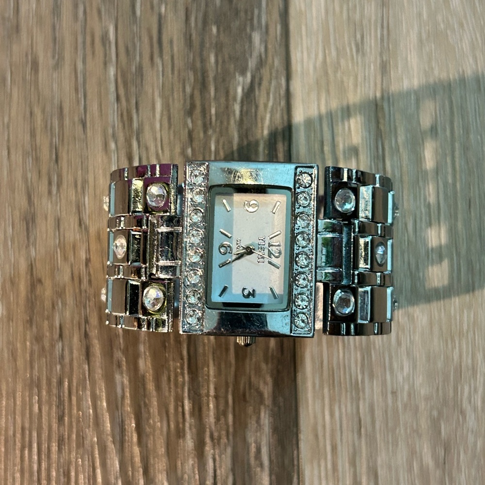 🪙Vince Camuto Silver Bracelet Style Watch